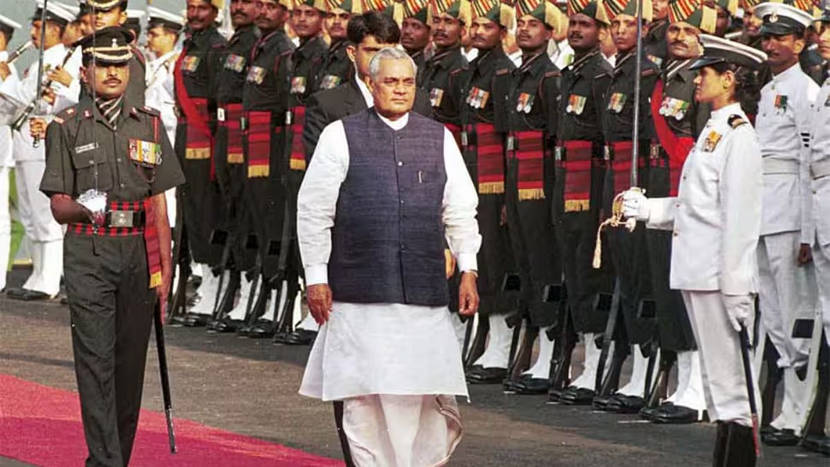 Former PM Atal Bihari Vajpayee at the Red fort on the occasion of independence day in 2000